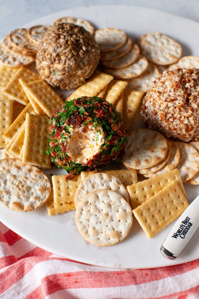 Cheese Ball Recipe from thelittlekitchen.net Cheese Ball Recipe from thelittlekitchen.net