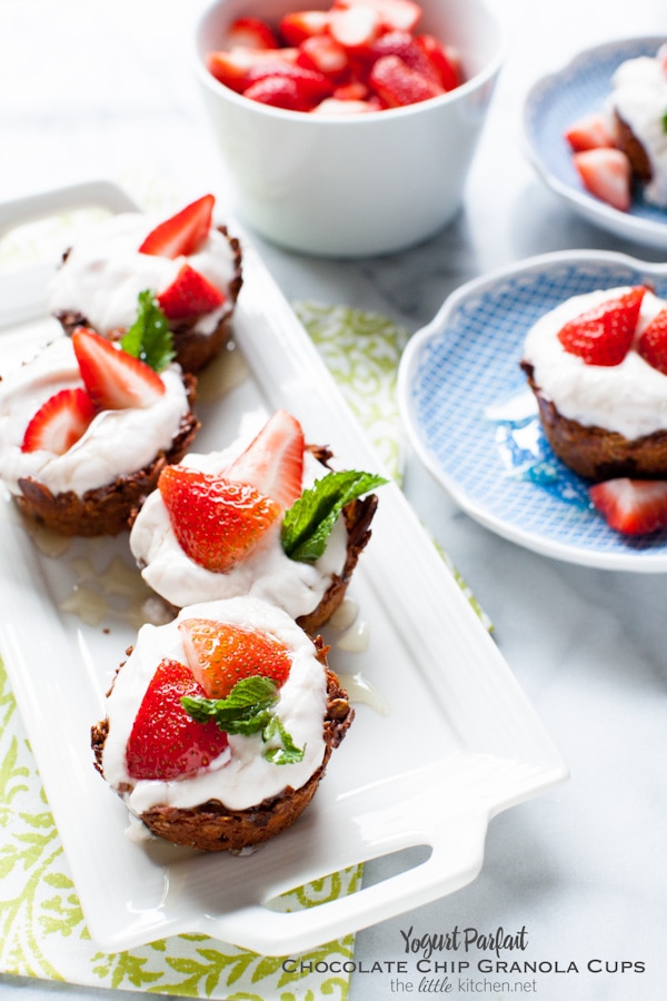 These are so cute and taste sooo good! Perfect for your next brunch with family and friends! Yogurt Parfait Chocolate Chip Granola Cups from thelittlekitchen.net